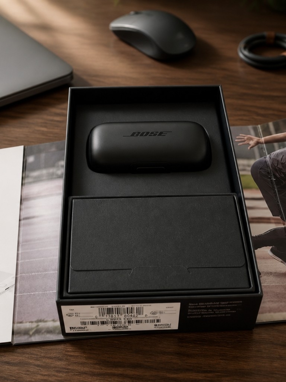 Bose Sound Sport Wireless Earbuds with Charging Case - In Original Box - Picture 2 of 3